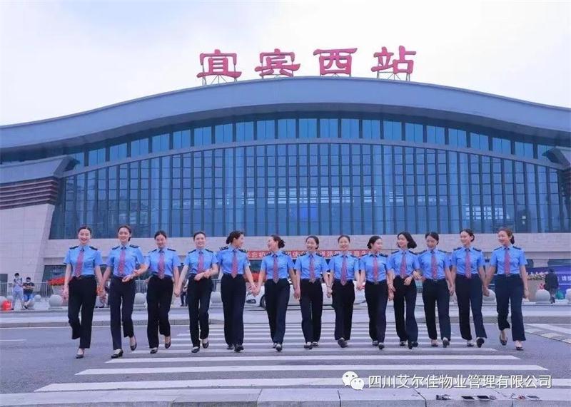 月是中秋分外明，我以明月寄祝福