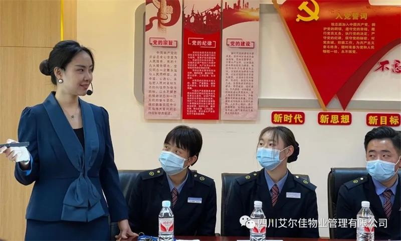 管理就是六個(gè)字：反復(fù)抓、抓反復(fù)！